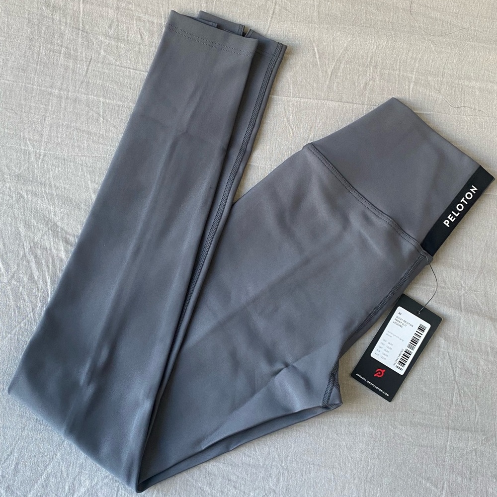 Peloton Front Slit Leggings Size XS NWT